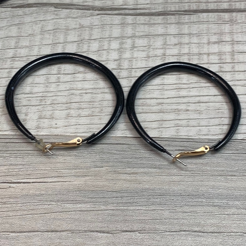 Black Glossy Large Hoop Earrings Gold Tone Lever Back 2 Inch Diameter 5512